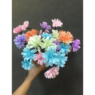 Bông hoa cúc nhỏ điểm lọ hoa,bó hoa