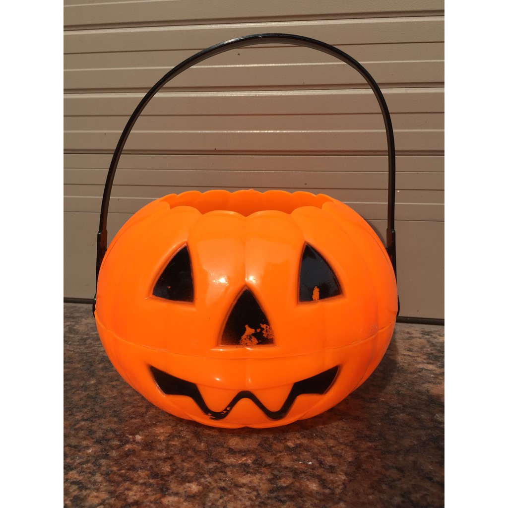 Giỏ xách bí ngô đựng kẹo Halloween bằng nhựa đường kính 17cm