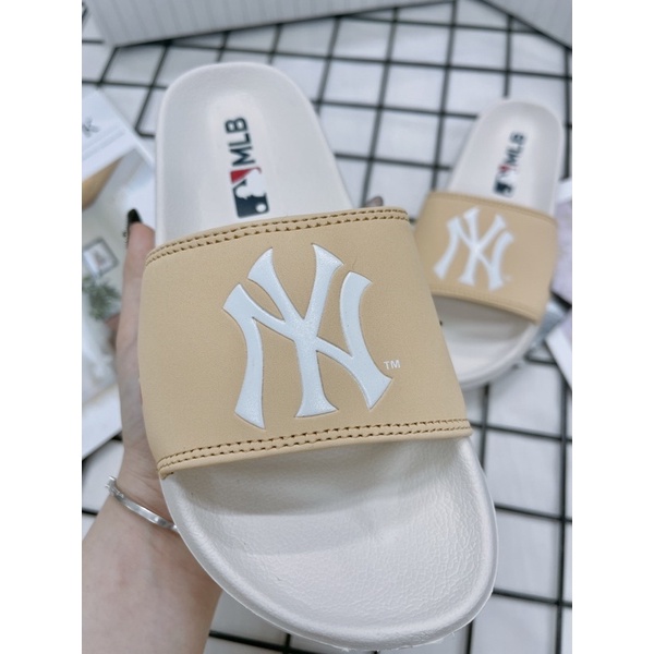 [CHÍNH HÃNG] DÉP NY MLB NỘI ĐỊA HÀN TRẮNG VÀNG LOGO  - MLB CHÍNH HÃNG UNISEX NAM NỮ (HÀNG CÓ SẴN) - CÓ BILL MUA HÀNG