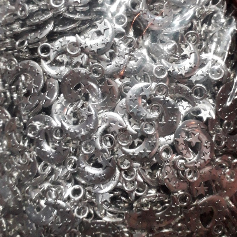 nguyên liệu charm giá sỉ : 50 gram giá 25k / 1 gói