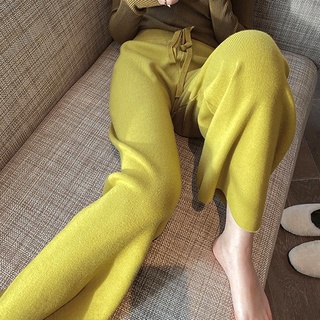 Quần len ống rộng phong cách Hàn Quốc mới dễ phối đồ