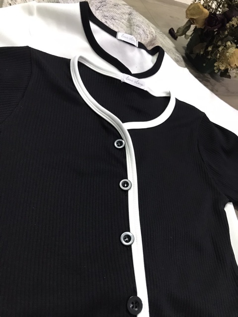 ÁO CROPTOP NÚT GÀI PHỐI VIỀN (ảnh thật)
