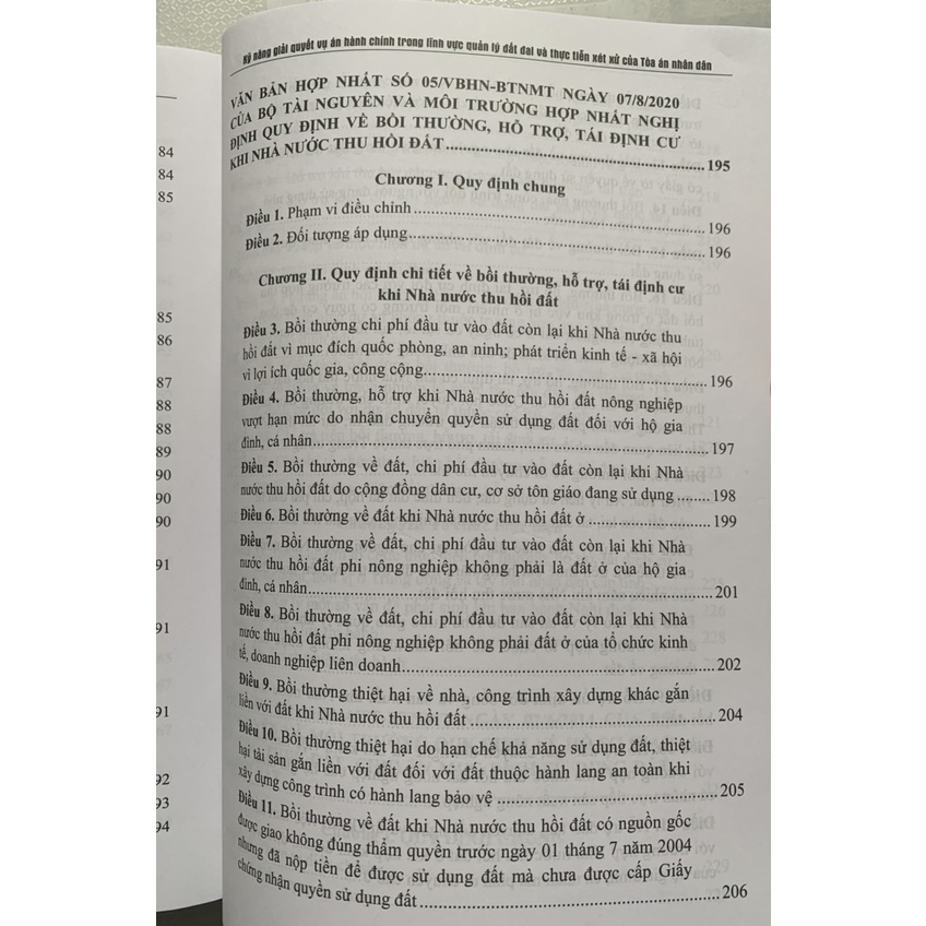 Sách luật - Kỹ năng giải quyết vụ án hành chính trong lĩnh vực Quản lý đất đai và thực tiễn xét xử của Tòa án nhân dân