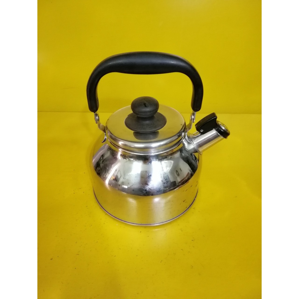 Ấm inox có còi hú nội địa Nhật (made in Japan) (2.6L) (402), Dùng được bếp từ