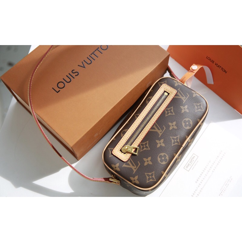 Túi nữ L.V bản super da thật siêu đẹp,sz 22cm,pk mạ vàng khắc logo sắc nét,fullbox Vip kèm bill,hàng cực chất chuẩn spsl