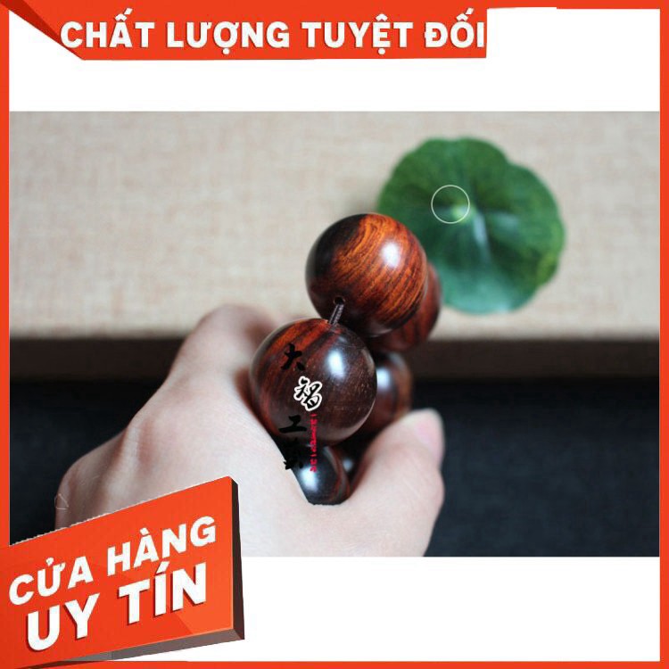 Vòng Tay Gỗ Sưa Đỏ 100% tự nhiên giúp gia chủ phát lộc làm ăn thuận lợi