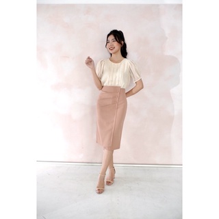 Chân váy khuy bọc chỉ còn BE