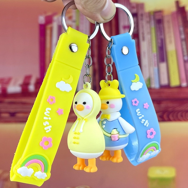 Móc khoá  Vịt  đội nón phong cách Sang chảnh / dùng treo Balô móc khoá  xe