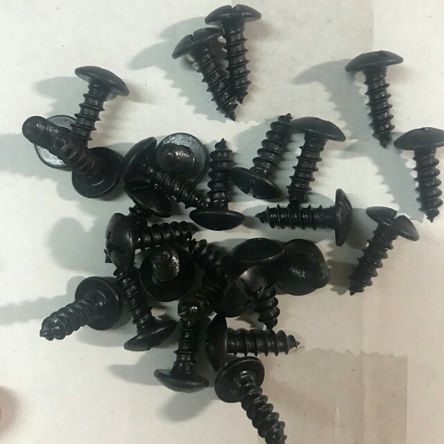 Vít bắt nắp ly 20in 6*20