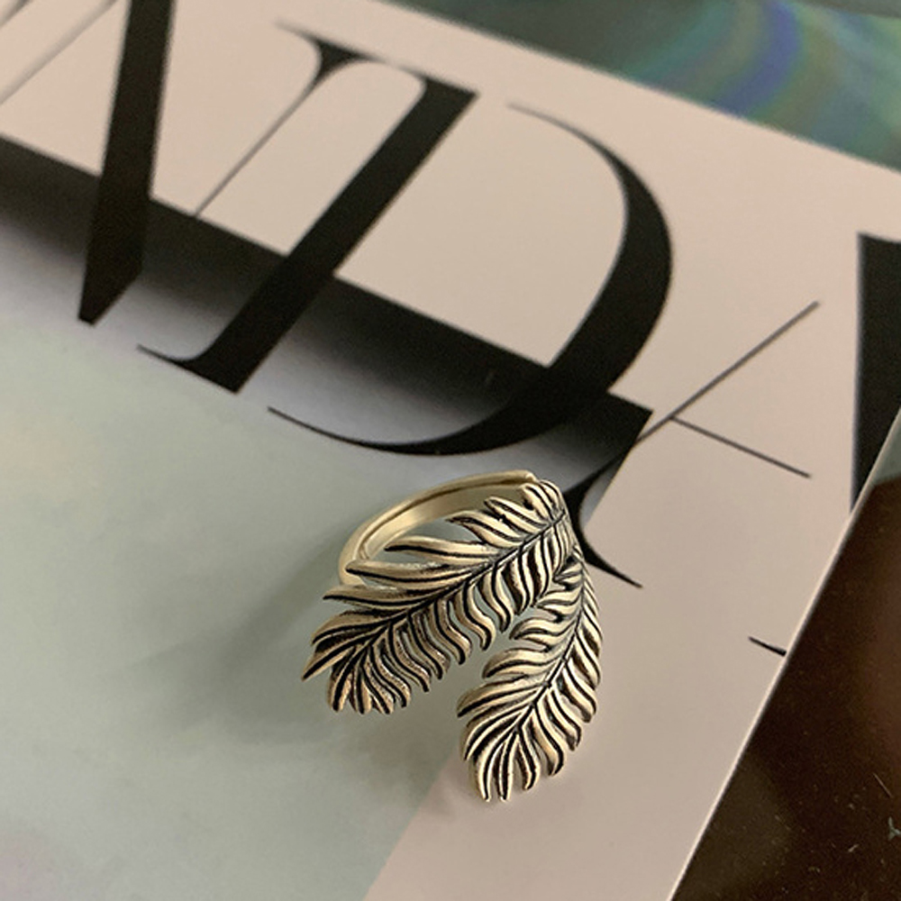 Nhẫn Đeo Tay Kim Loại Tạo Hình Chiếc Lá Đính Đá Thời Trang Cho Nữ