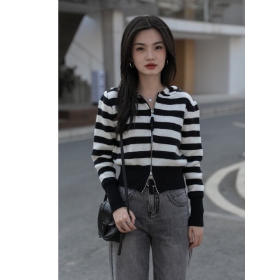 Áo khoác cardigan có nón trùm dệt kim tay dài màu trơn đẹp mắt