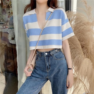Áo len nữ cộc tay kẻ ngang cổ bẻ xẻ v croptop thụng