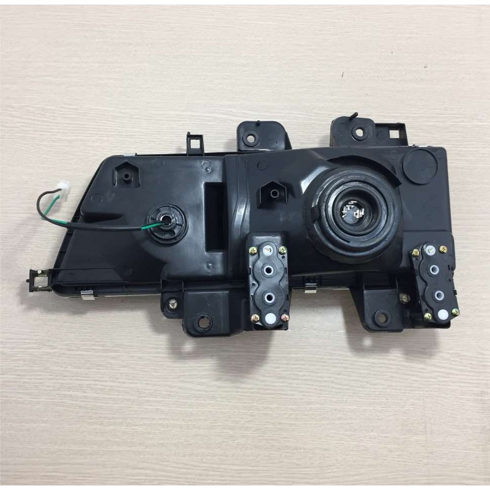 Đèn pha xe tải  lắp cho xe thùng JAC, Chiến Thắng 2,5 tấn, xe ben 5 tấn. Mặt thủy tinh, xi nhan rời