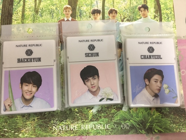 Giấy thấm dầu kèm gương cầm tay EXO | BigBuy360 - bigbuy360.vn