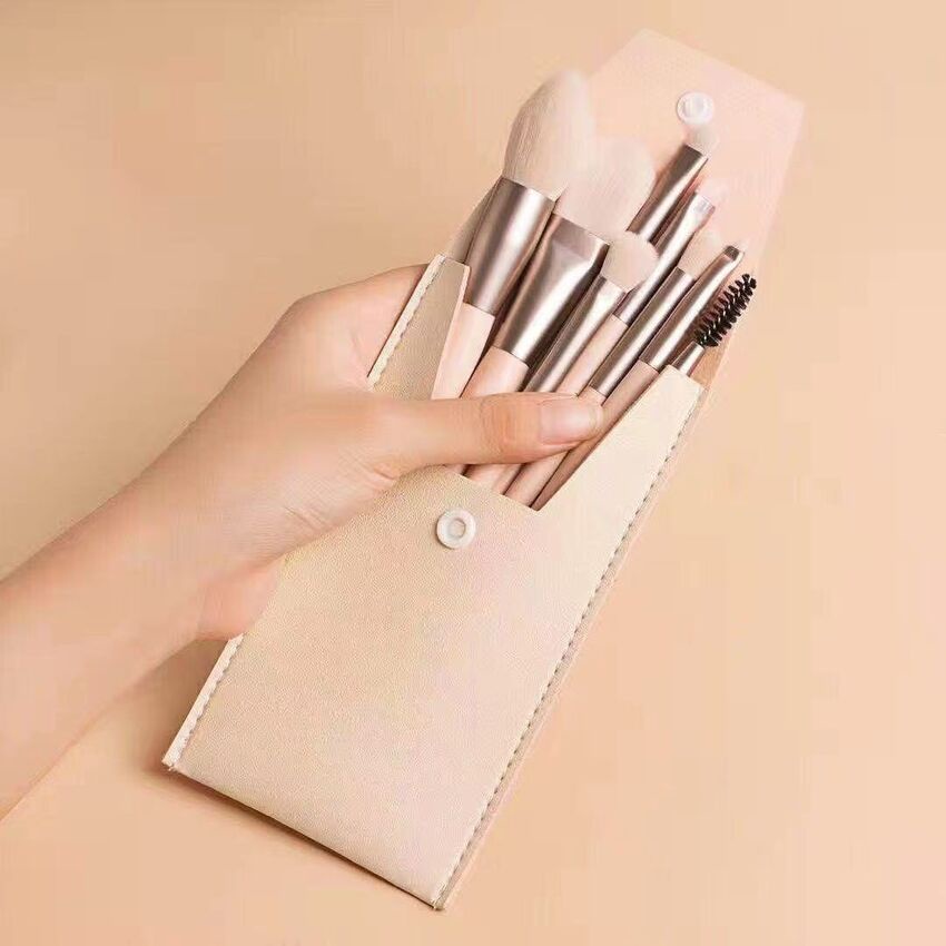 Set 8 cọ trang điểm cán gỗ lông mềm mini xinh xắn SIGO