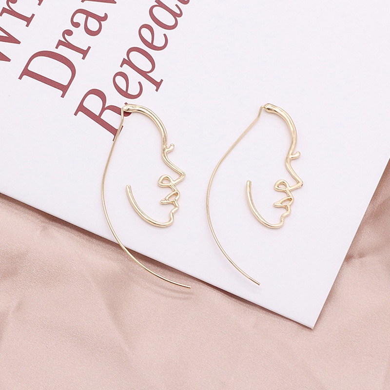 1 Đôi Khuyên Tai Kim Loại Thiết Kế Đục Lỗ Phong Cách Cổ Điển