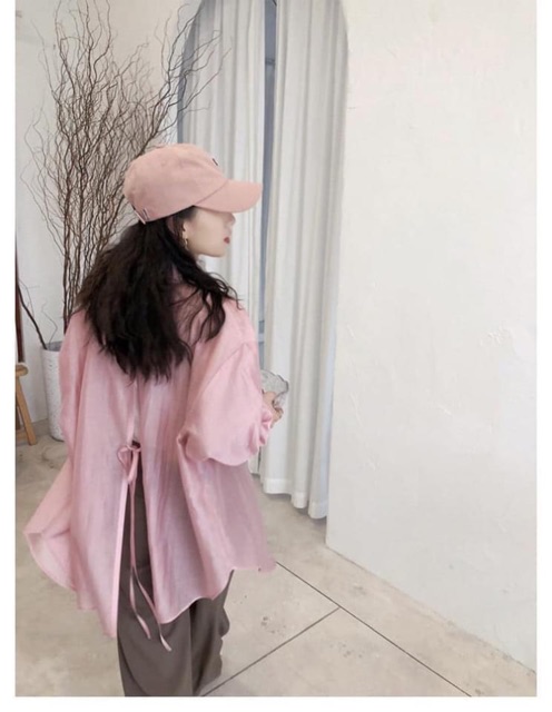 Áo sơ mi oversize xẻ lưng buộc nơ m42