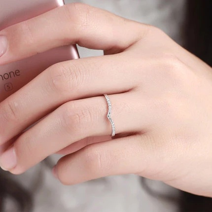 Nhẫn hình chữ V đính đá thời trang dành cho nữ