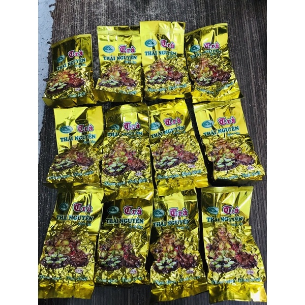 Chè búp thái nguyên đóng gói 10g đi lễ hoăc uống nhỏ lẻ.