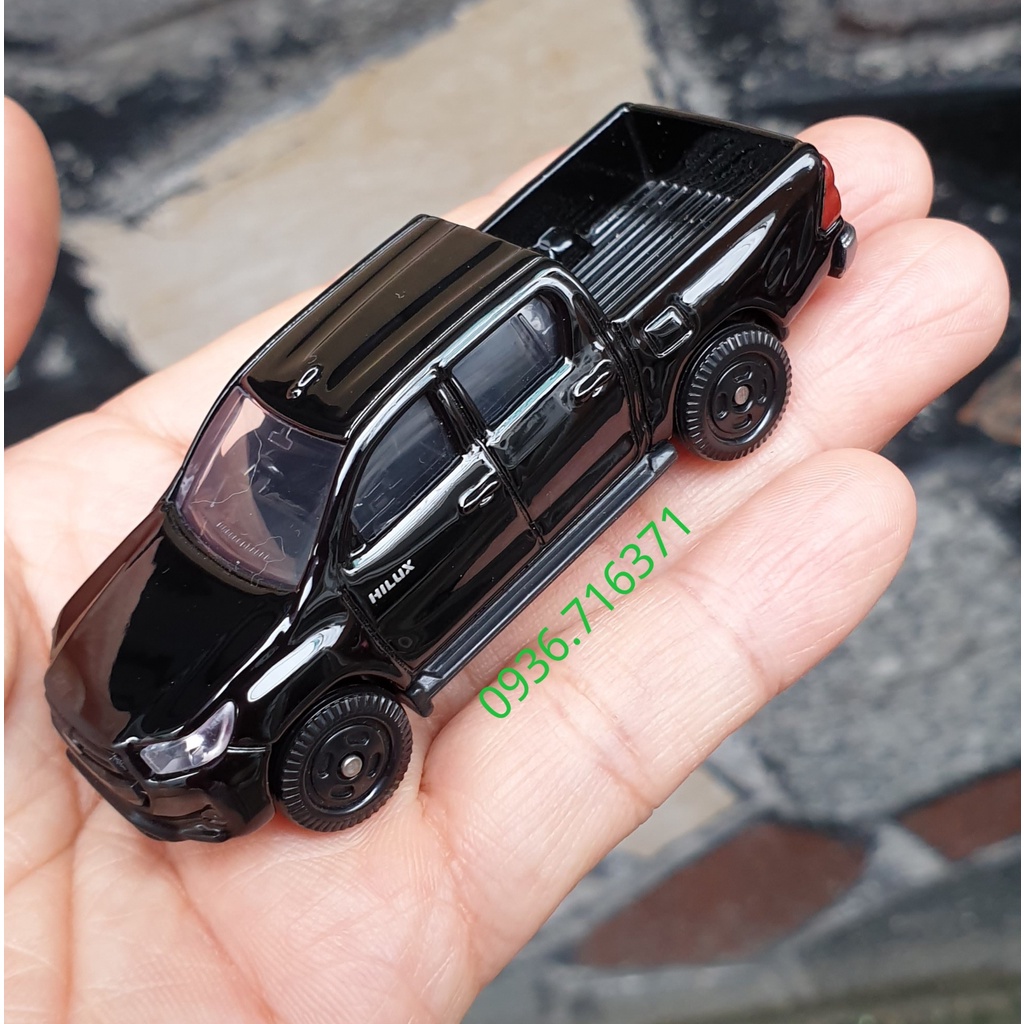 Mô hình siêu xe bán tải màu đen Toyota hàng tomica Nhật Bản