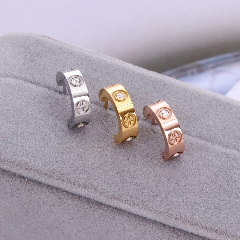 Khuyên Tai Thép Titan Đính Kim Cương Cổ Điển Cao Cấp Thiết Kế Chữ C Sang Trọng Thời Trang Mới Cho Nữ