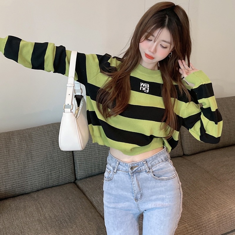 Áo thun dài tay dáng lửng họa tiết kẻ sọc ngang thời trang trẻ trung cho nữ