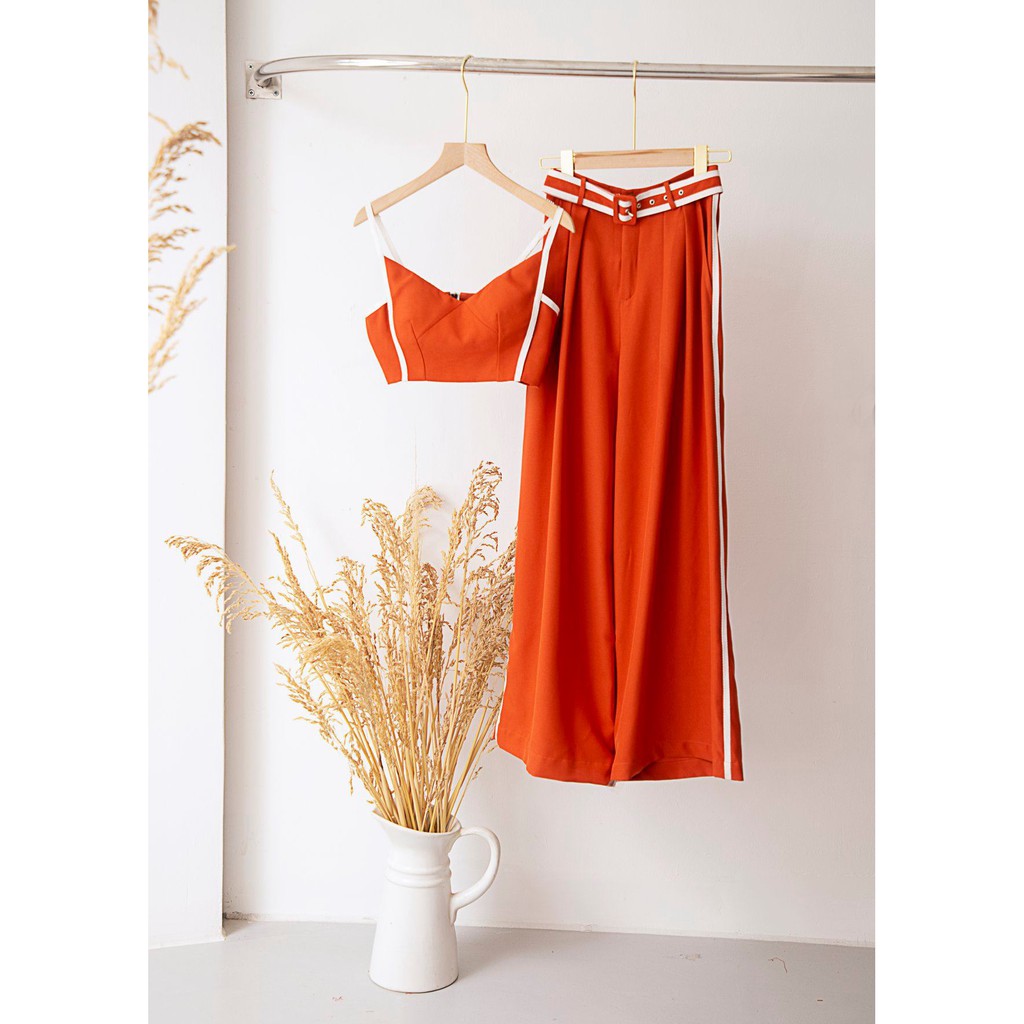 SÒ VINTAGE - HARY Set áo croptop hai dây và quần ống rộng túi xéo sọc trắng | BigBuy360 - bigbuy360.vn