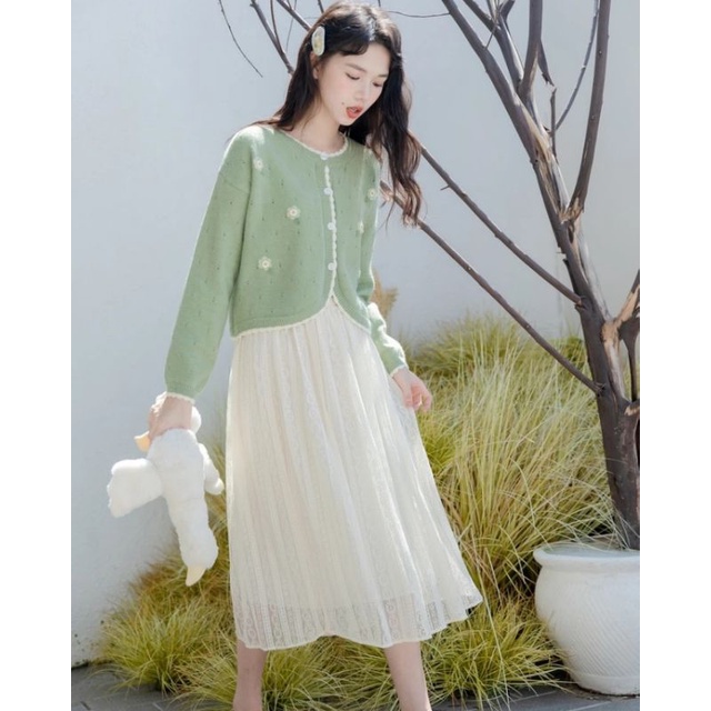 ÁO LEN ĐÍNH HOA TONE XANH PHỐI CHÂN VÁY REN MIDI SIÊU XINH PHONG CÁCH HÀN QUỐC