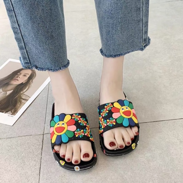 Dép hoa mặt cười màu sắc rực rở | BigBuy360 - bigbuy360.vn