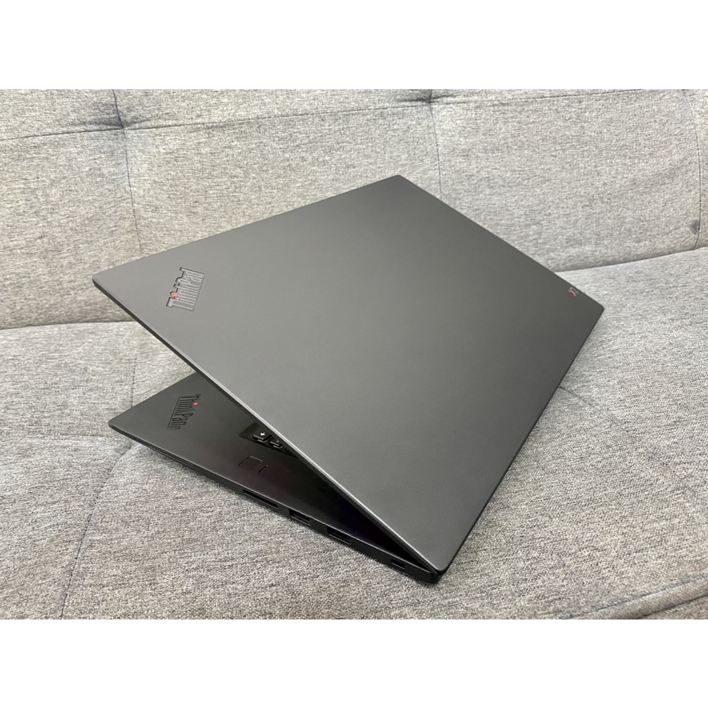 Thinkpad X1 Extreme i7-8850H l RAM 16G l SSD 256G l VGA 1050 Ti l 15' UHD 4K  Like New 99%