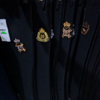 quần vải logo dsquared2, dolce gabana vvv