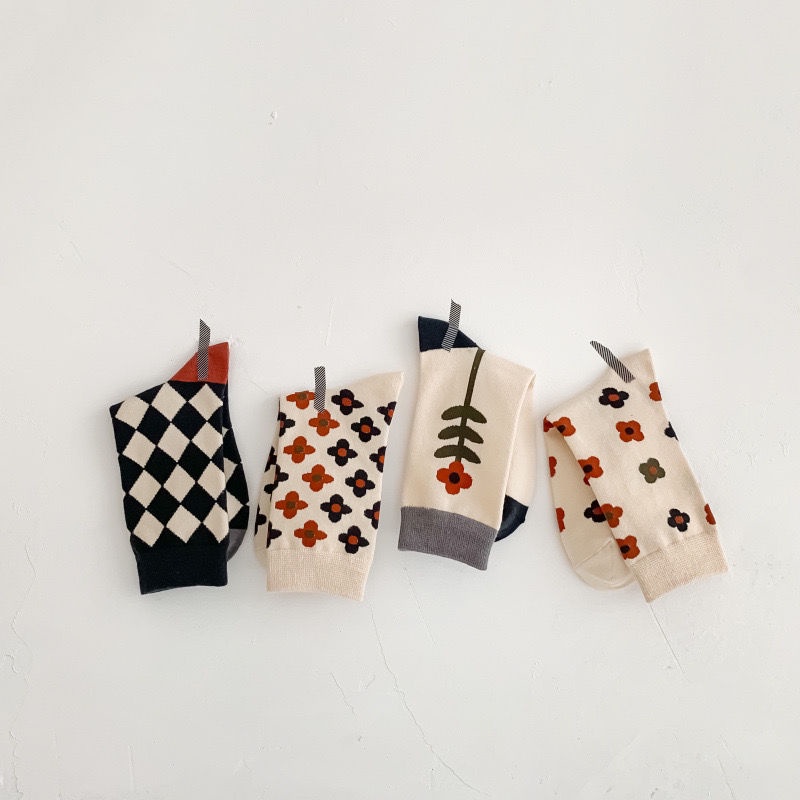 Vớ cao vừa in hoa thoáng khí linh hoạt phiên bản Hàn Quốc phong cách thường ngày đơn giản cho nữ