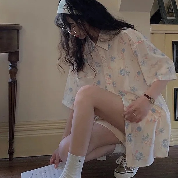 Áo sơ mi tay ngắn dáng rộng in họa tiết graffiti thời trang mùa hè cho nữ