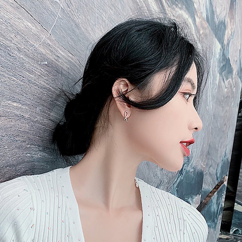 Đôi khuyên tai hình chữ thập cỡ nhỏ và cá tính hợp thời trang