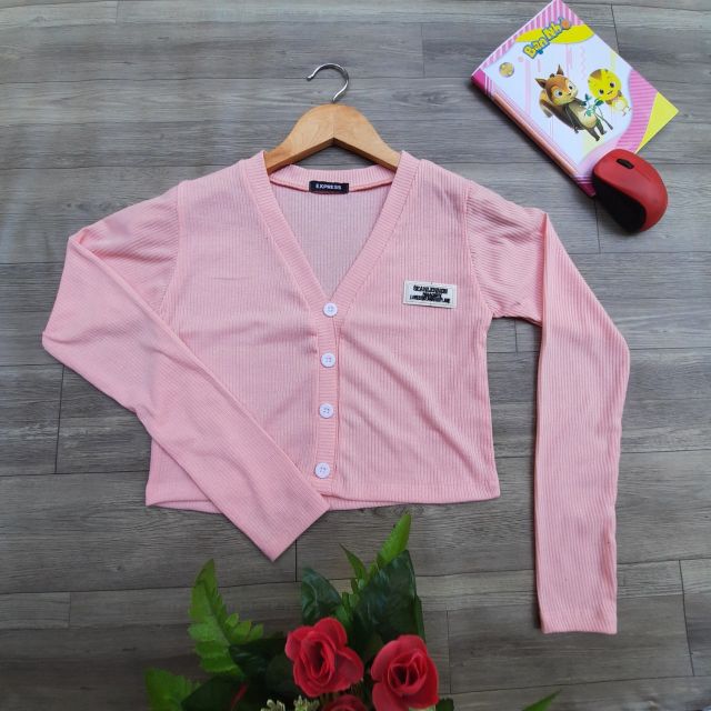 Áo croptop tay dài Cúc | BigBuy360 - bigbuy360.vn