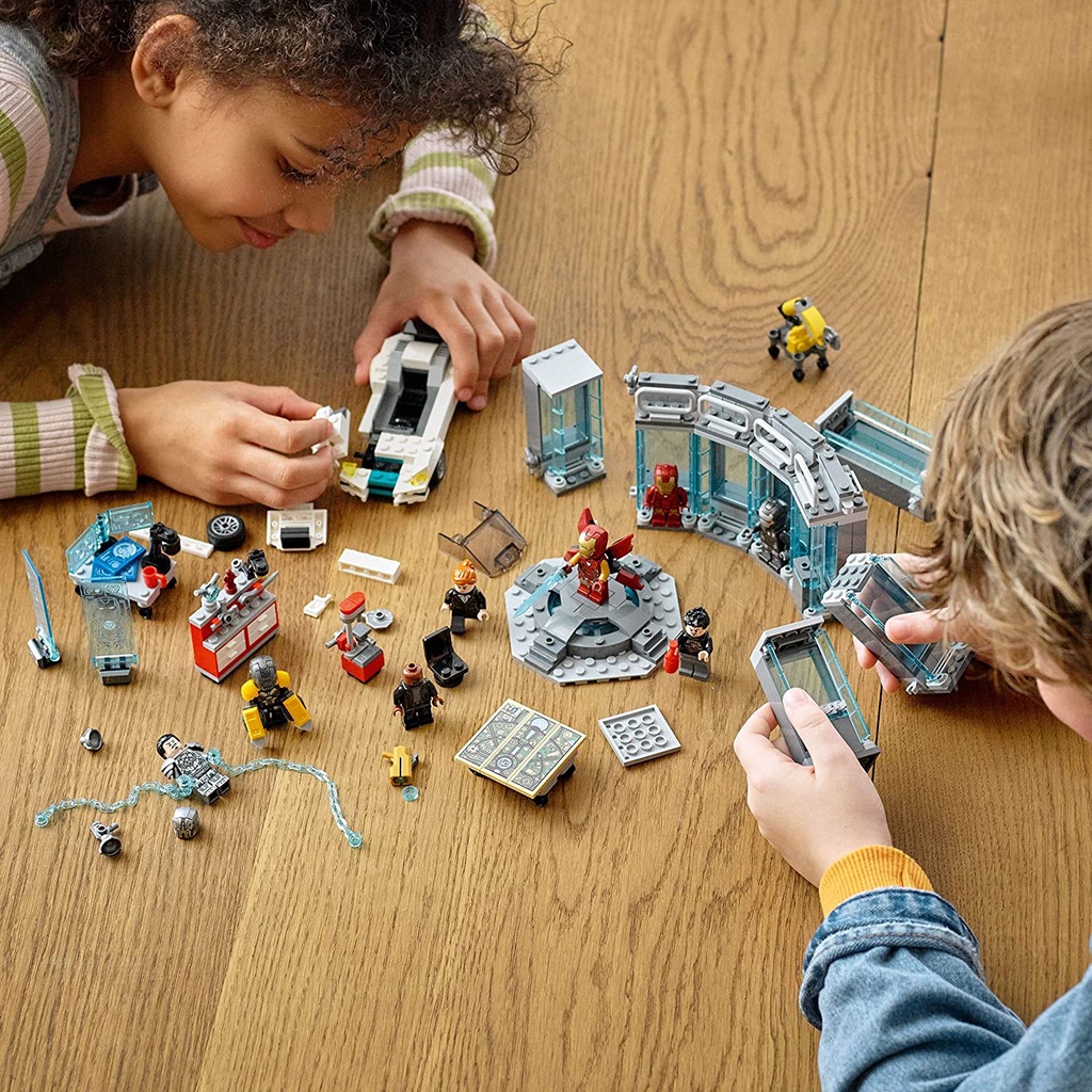LEGO Marvel 76216 Kho Vũ Khí Của Người Sắt