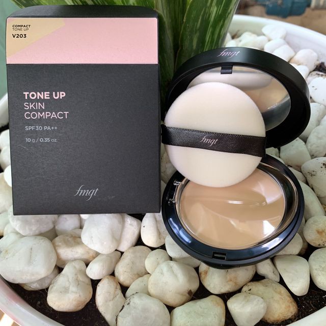 Phấn Phủ Chống Nắng Nâng Tông Da TFS Tone Up Skin Compact SPF30