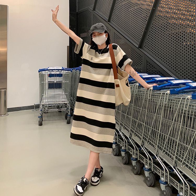 Đầm Tay Ngắn Dáng Rộng Họa Tiết Thêu Kẻ Sọc Thiết Kế Xẻ Tà Phong Cách Cổ Điển Thời Trang Mùa Hè Mới Cho Nữ