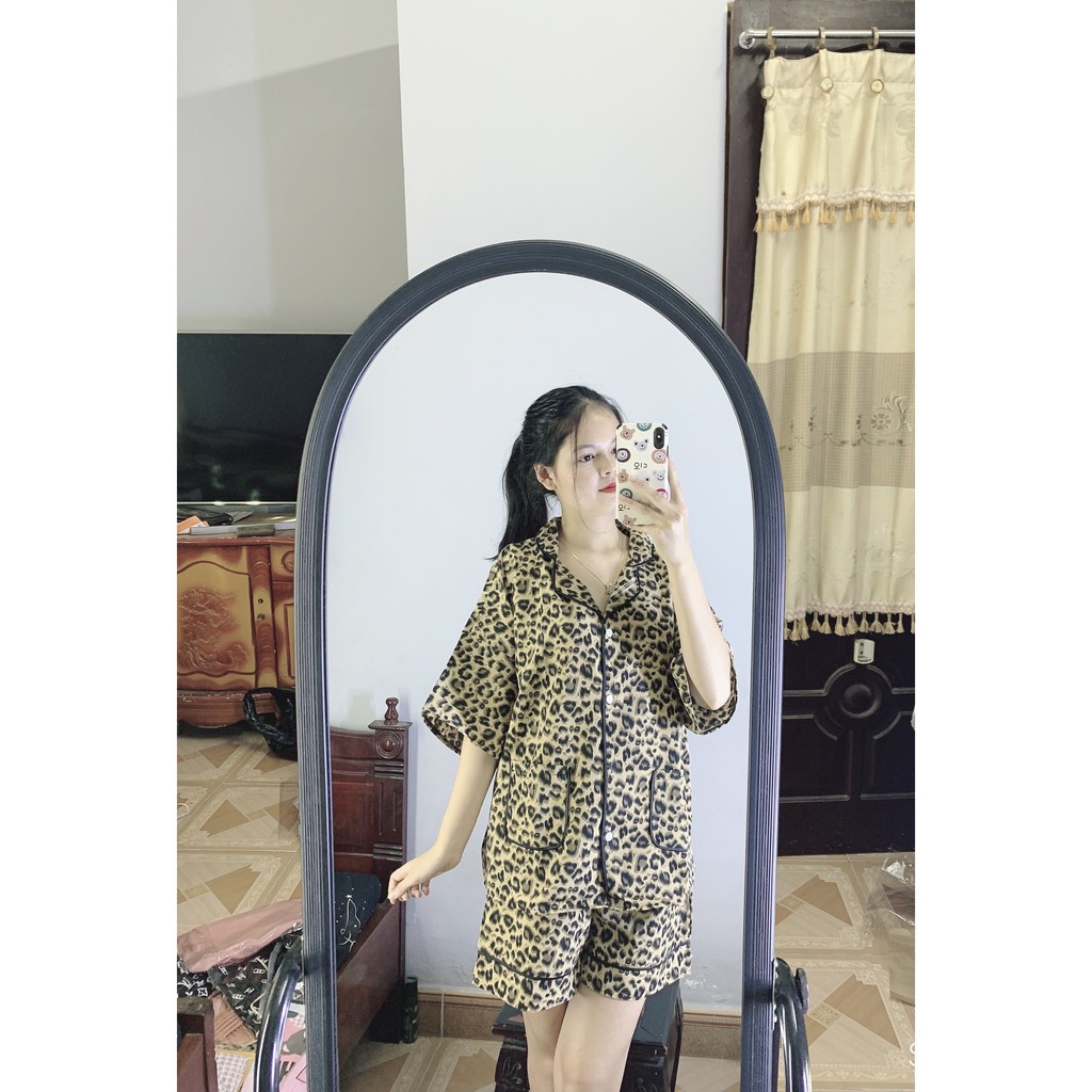Bộ pijama mặc nhà bộ ngủ bò sữa cánh rơi áo cộc quần đùi chất lụa satin cực mát