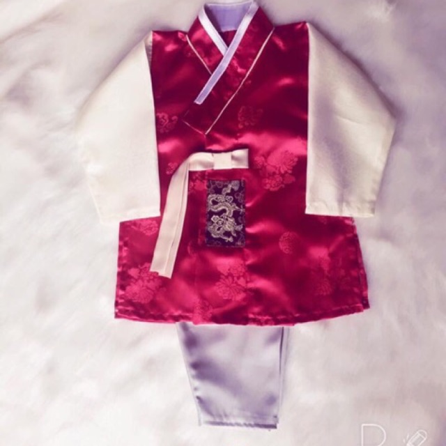 Hanbok bé trai