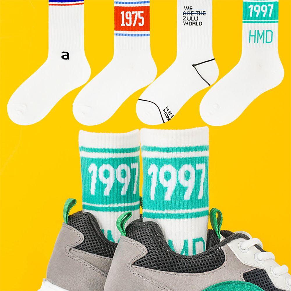 Vớ Chạy Bộ Thể Thao Họa Tiết Sọc Và Chữ Màu Ngà Phong Cách Hip Hop Đường Phố Đơn Giản Dành Cho Bạn Nữ