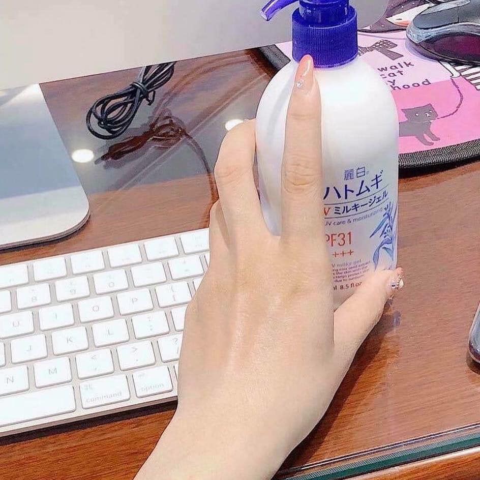 Sữa dưỡng thể làm trắng, chống nắng Hatomugi Naturie Nhật Bản SPF31 PA+++ | BigBuy360 - bigbuy360.vn