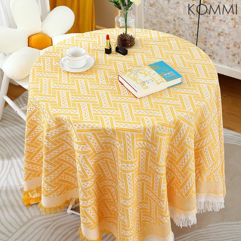 Khăn Trải Bàn Phối Tua Rua Phong Cách Bắc Âu