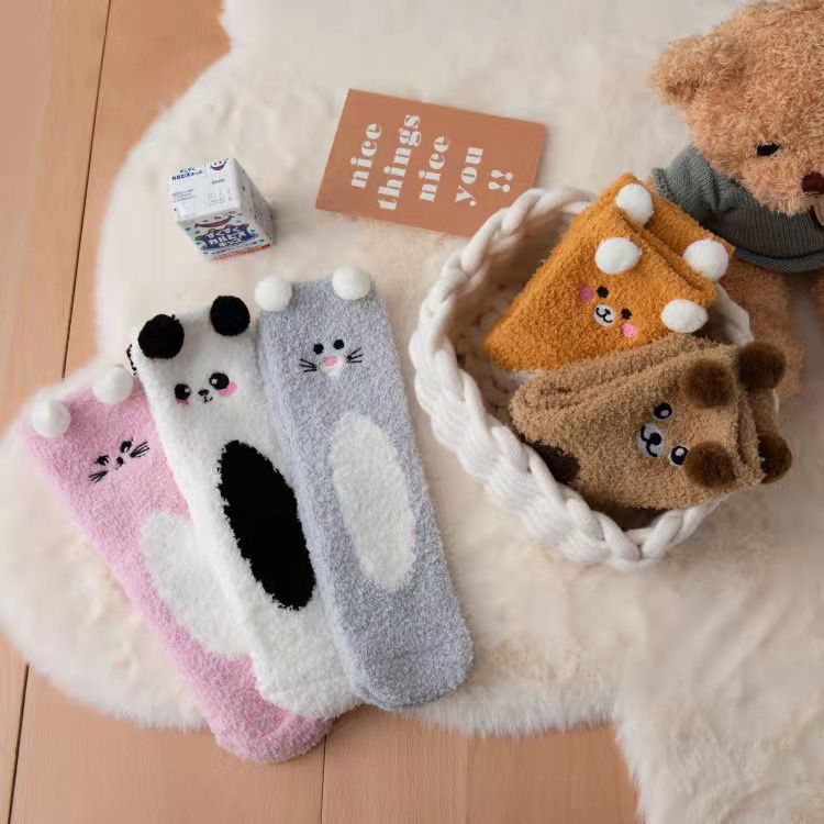 Women's cartoon luxury floor socks Women's high-neck socks women's woolen high-neck socks warm animal foot prints