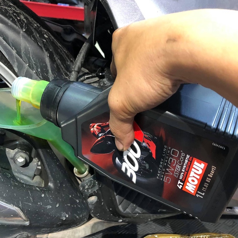 Dầu nhớt Motul 300V 5W30 France 1L