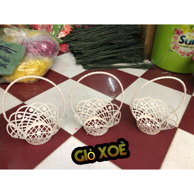 Giỏ cắm hoa xoè