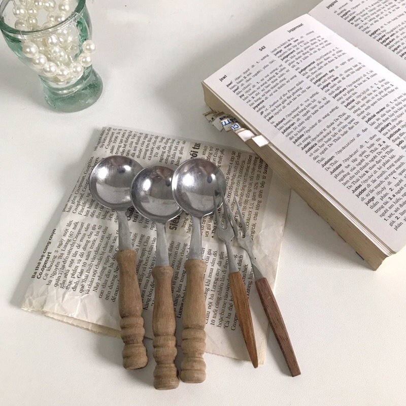 MUỖNG NĨA NGẪU NHIÊN