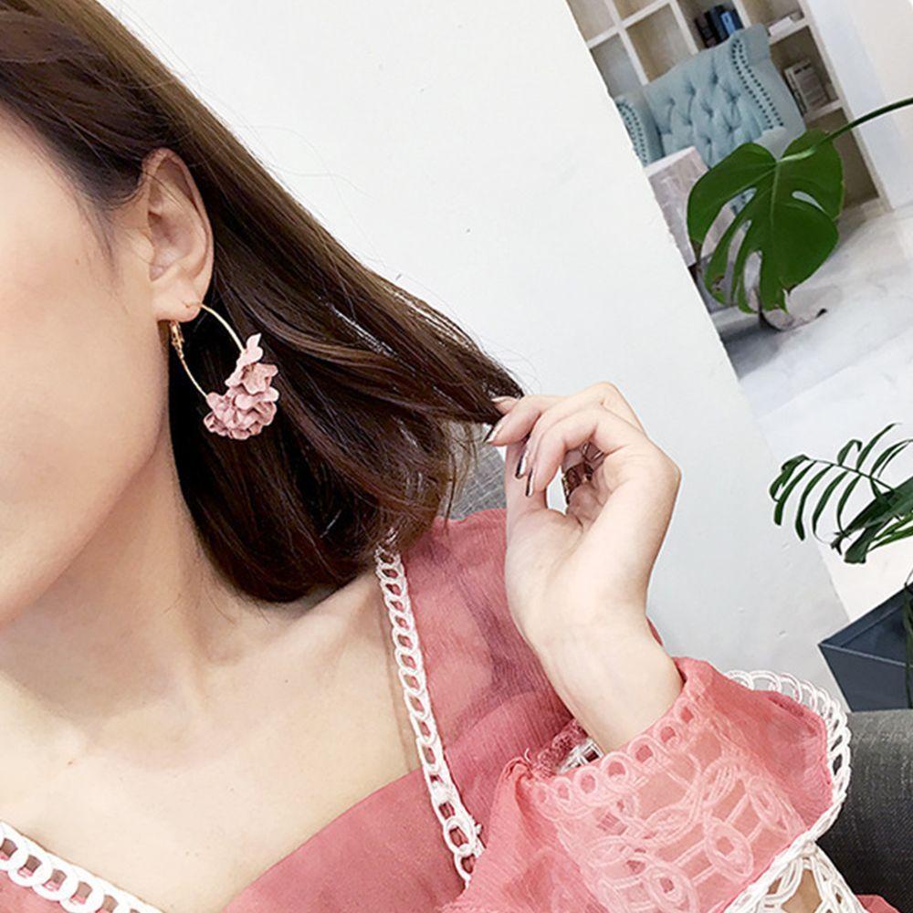 Bông Tai Hình Tròn Lớn Bằng Kim Loại Nhiều Màu Thời Trang Cho Nữ