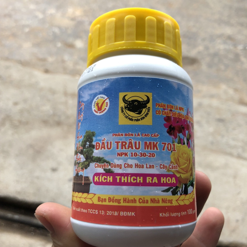 Phân bón Đầu trâu MK701 kích thích ra  hoa chuyên dùng cho hoa lan, hoa hồng, cây cảnh hũ 100g