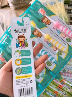 Bà chải trẻ em